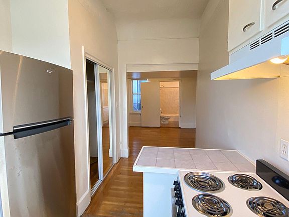 4th image of 851 Ofarrell St #305