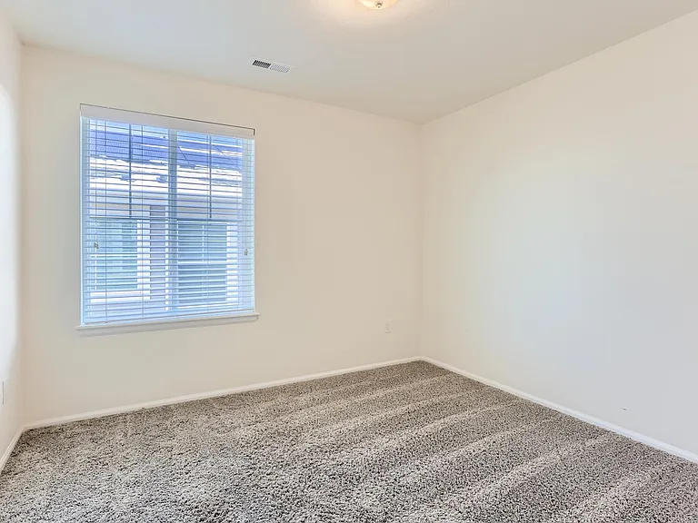 14980 Vienna Cir — Photo 22