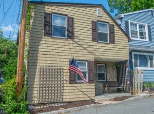 35 Embury Pl, Mount Tabor, NJ 07878