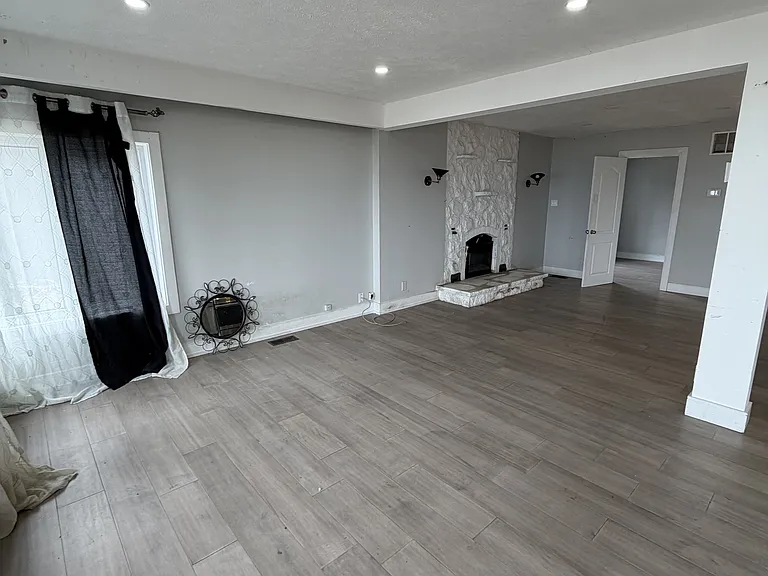 35 Lakeside Ave — Photo 7