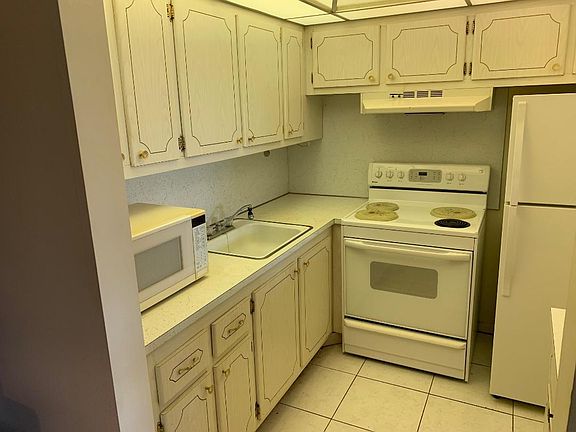 5th image of 292 Andover #L
