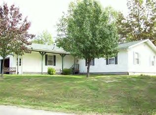 8816 N 1425th St, Effingham, IL 62401