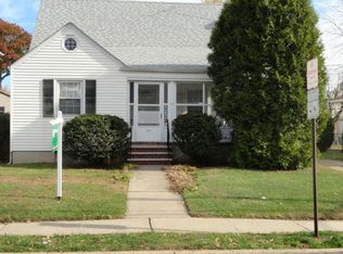 1124 Wheatsheaf Rd, Linden, NJ 07036