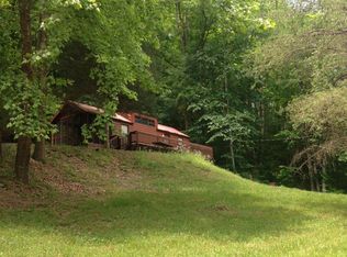 1112 Roughshod Hollow Rd, Byrdstown, TN 38549