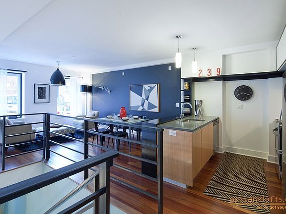 149 Huron Living Room / Kitchen