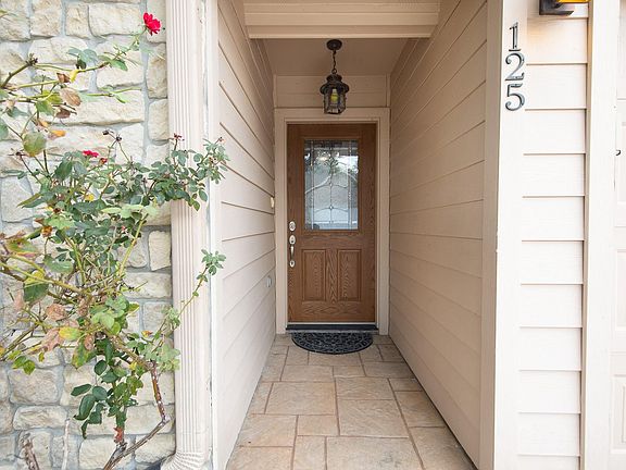 3rd image of 125 Golfview Dr