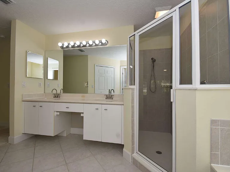 1216 Hampstead Ln — Photo 39