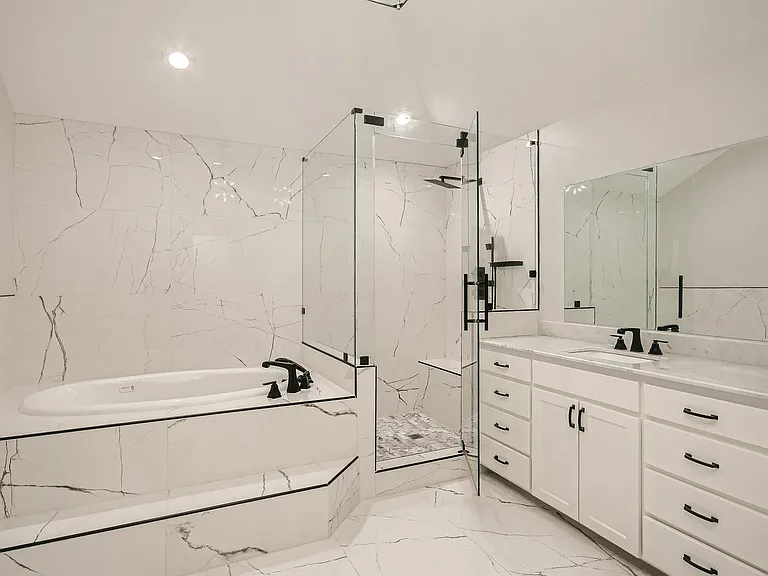 7323 Whispering Pines Dr — Photo 21
