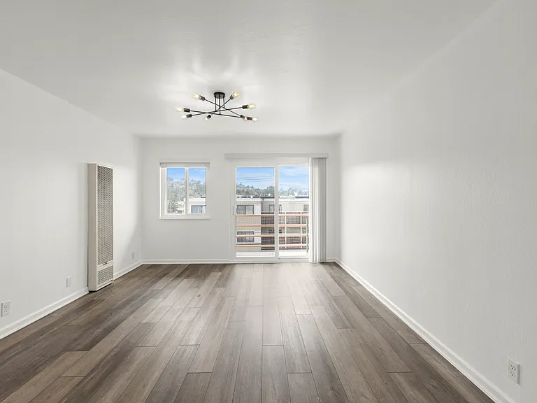 The Edgeworth Apartments — Photo 10