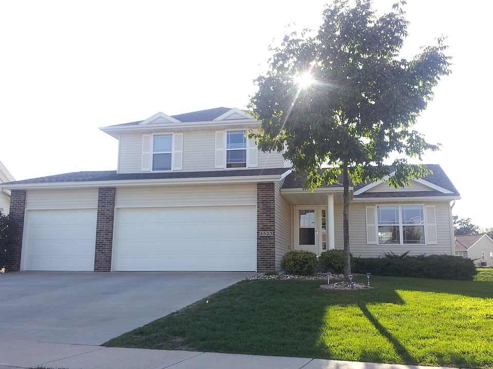 4523 Adams Ct NE $195,000