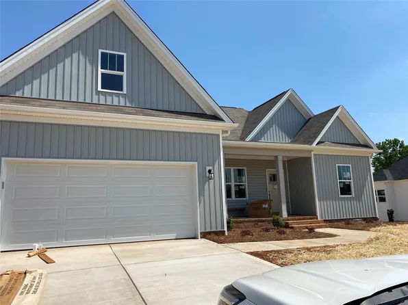 2775 Eagle Dr, Lincolnton, NC 28092