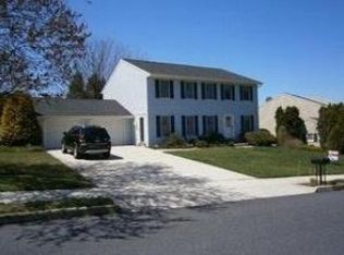 2102 Foxfire Dr, Mechanicsburg, PA 17055