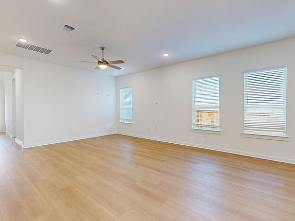 2nd image of 3944 Fulton Dr