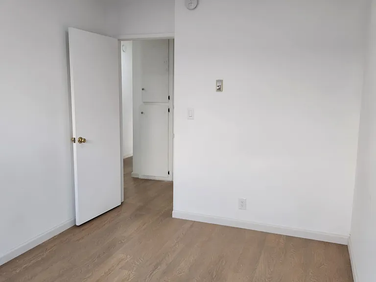6561 Fulton Ave #14 — Photo 12