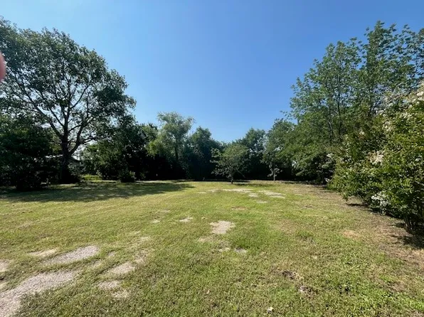 128 Sycamore Ln, Roanoke, TX 76262