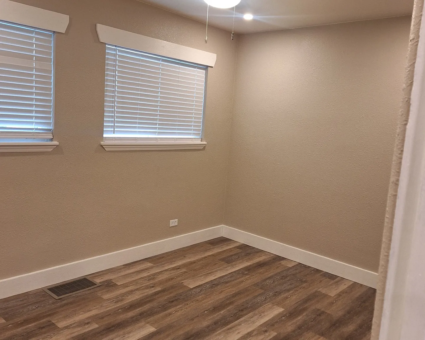 2 bed, 840 sqft, $1,600 — Photo 4