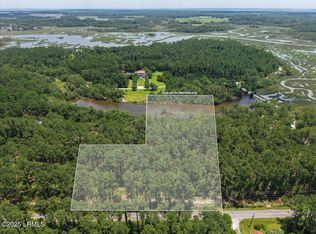 196 Polowana Rd, Saint Helena Island, SC 29920