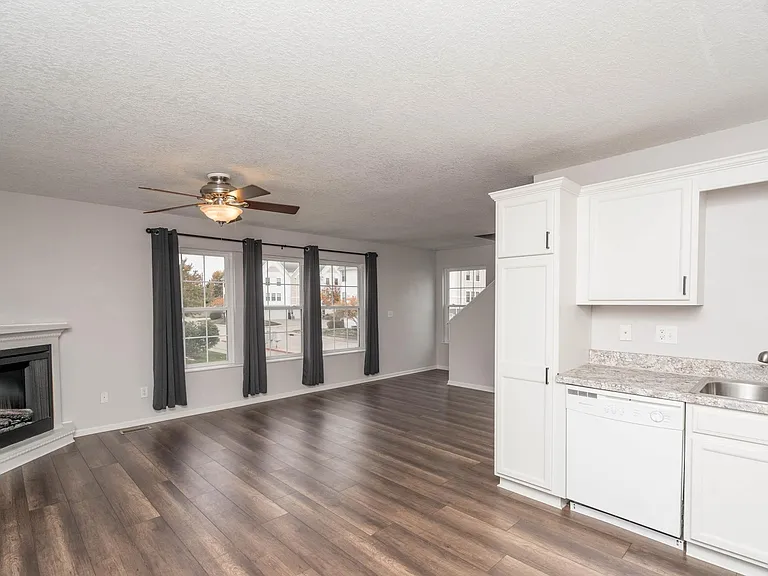 1151 SE Village View Ln — Photo 7