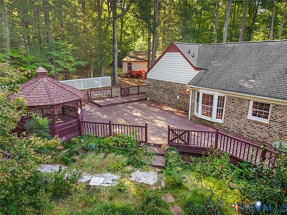 4th image of 1417 Stavemill Rd