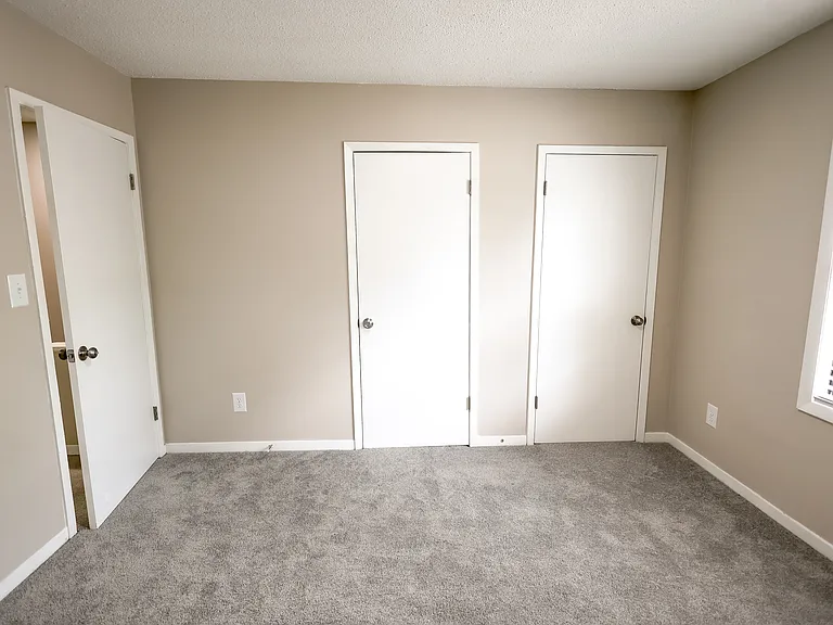 230 Adams St — Photo 15