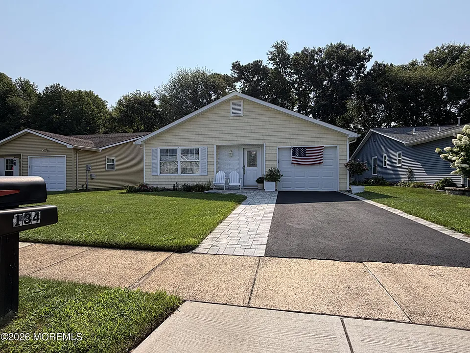 134 Everest Dr S