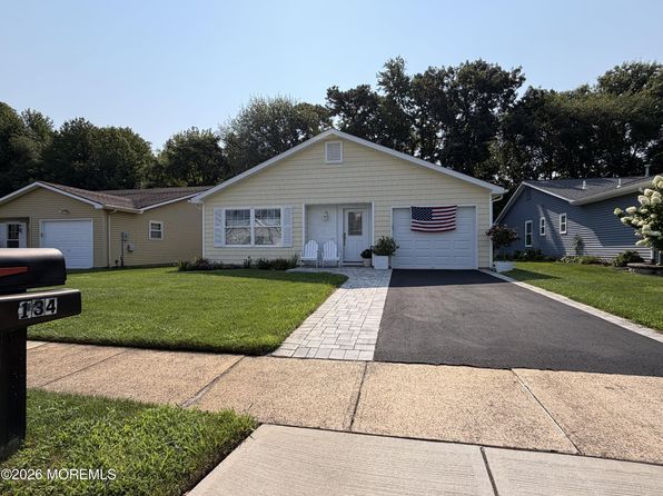 134 Everest Dr S