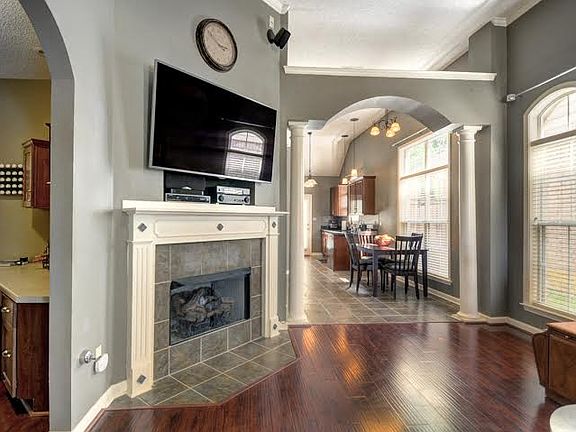 5th image of 1910 Glenturret Dr