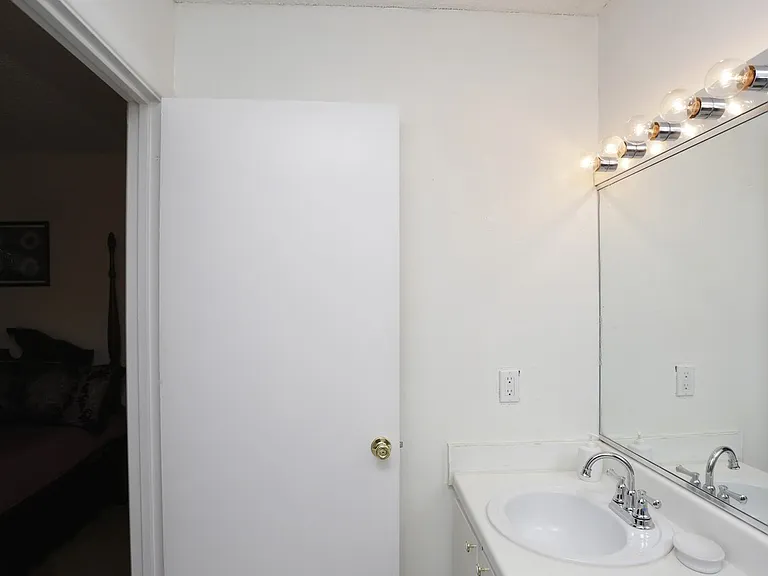Andover Park Apartments — Photo 32