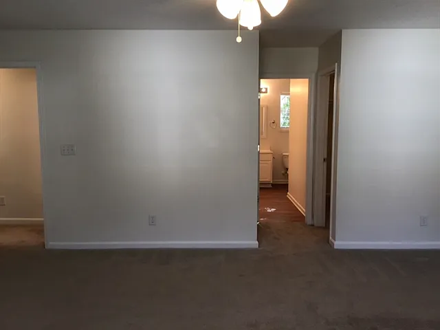 323 Aberdeen Cir — Photo 14