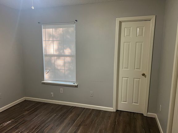 3rd image of 1000 N Red St APT 12