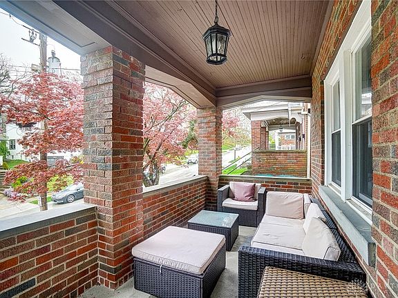 5th image of 3219 Glengyle Ave