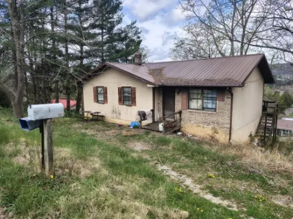 131 Tower St, Harrogate, TN 37752