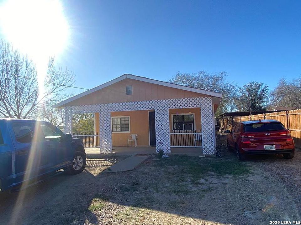 1st image of 2661 DIAZ ST.