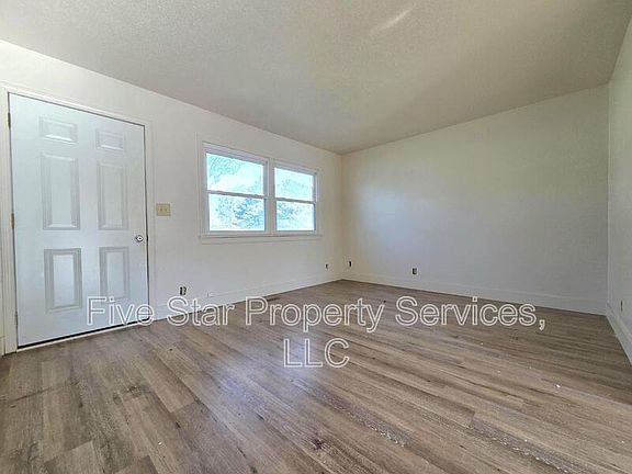 2nd image of 404 E Madison St #D