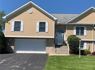 1012 Boniface Dr, Latrobe, PA 15650