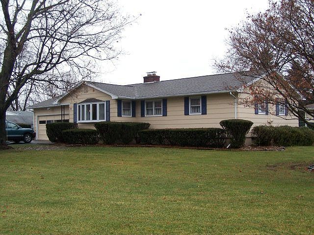 1st image of 32 Sunnydell Cir