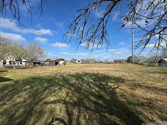 3rd image of 100 County Road 128
