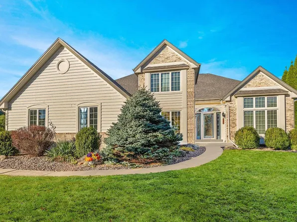 11035 North Bennington COURT, Mequon, WI 53097