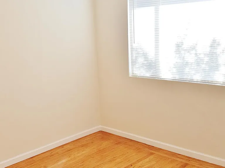 160 Linscheid Dr — Photo 3