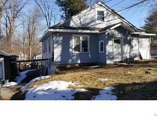 27 Old Rd, White Plains, NY 10607