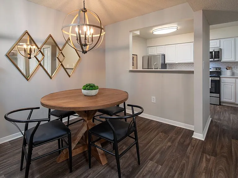 Belmont Hill Aprtments — Photo 6
