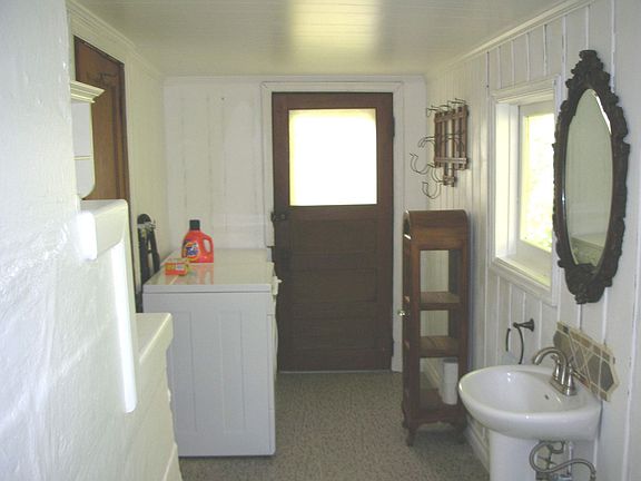 3rd image of 9531 Sunrise Beach Dr NW