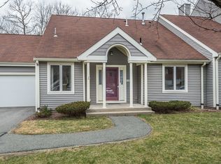 11 Douglas Rd #11, Woburn, MA 01801