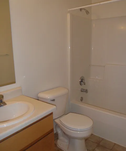 2343 S 3rd St W #D — Photo 11