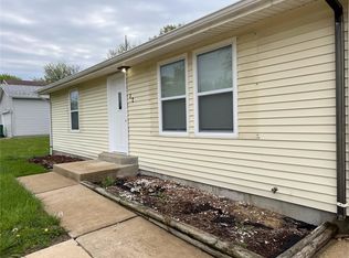 17 Laura Hill Rd, Saint Peters, MO 63376