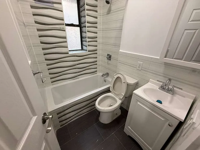 567 Bergen Ave #26E — Photo 6