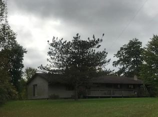 201 Winding Acres Ln, Eaton Rapids, MI 48827