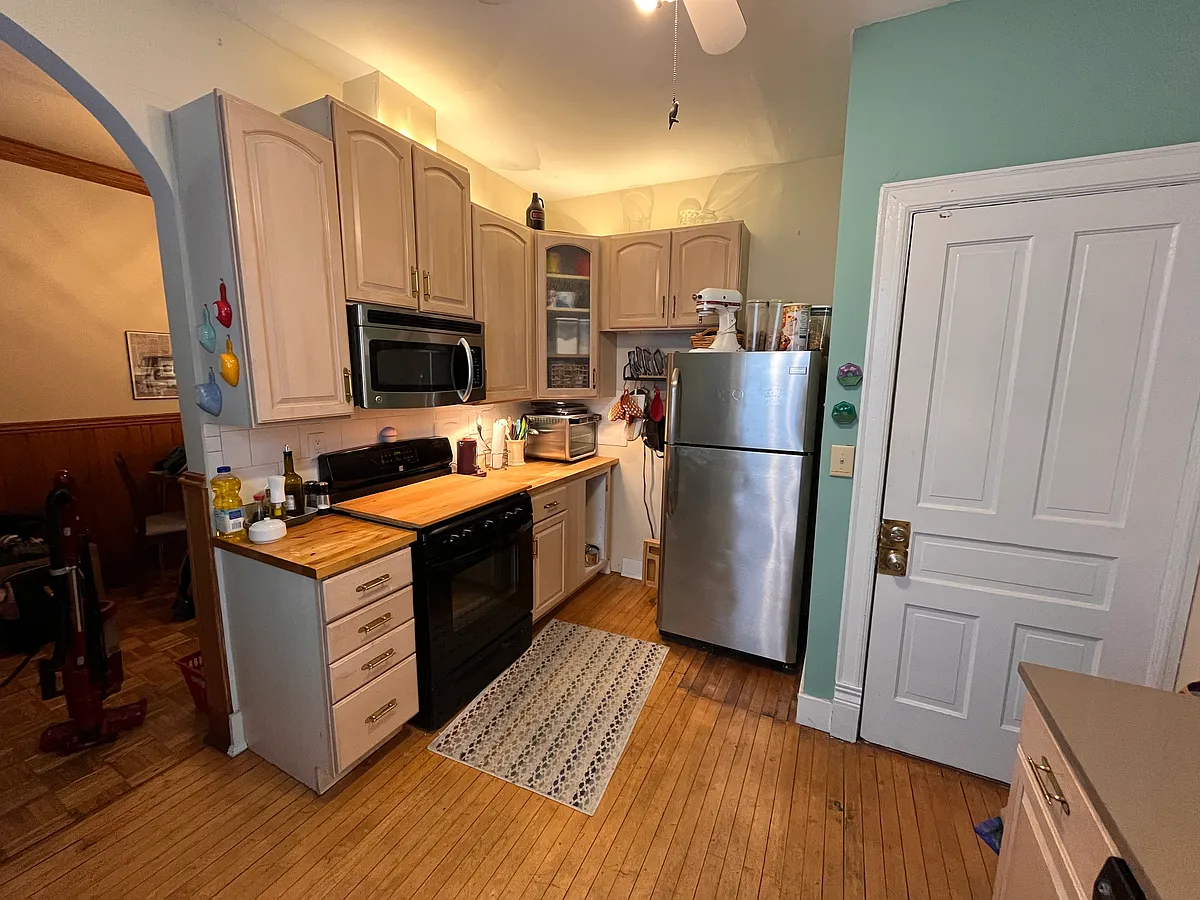 Charming Kitchen - 526 W National Ave #301