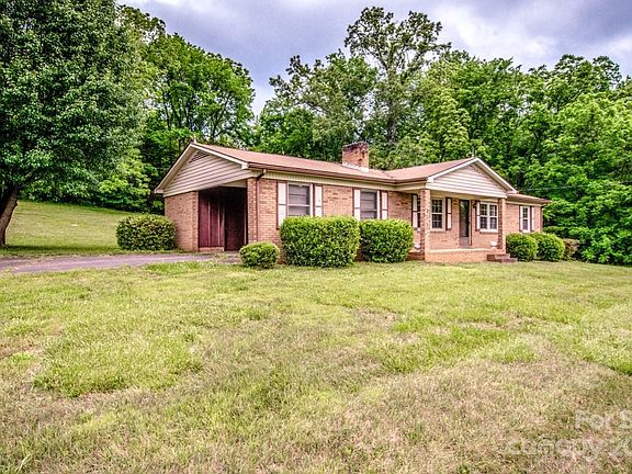 2nd image of 149 Fieldstone Farm Dr