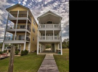 813 S Marine St, Carrabelle, FL 32322